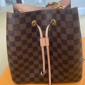 Louis Vuitton NeoNoe MM bag
